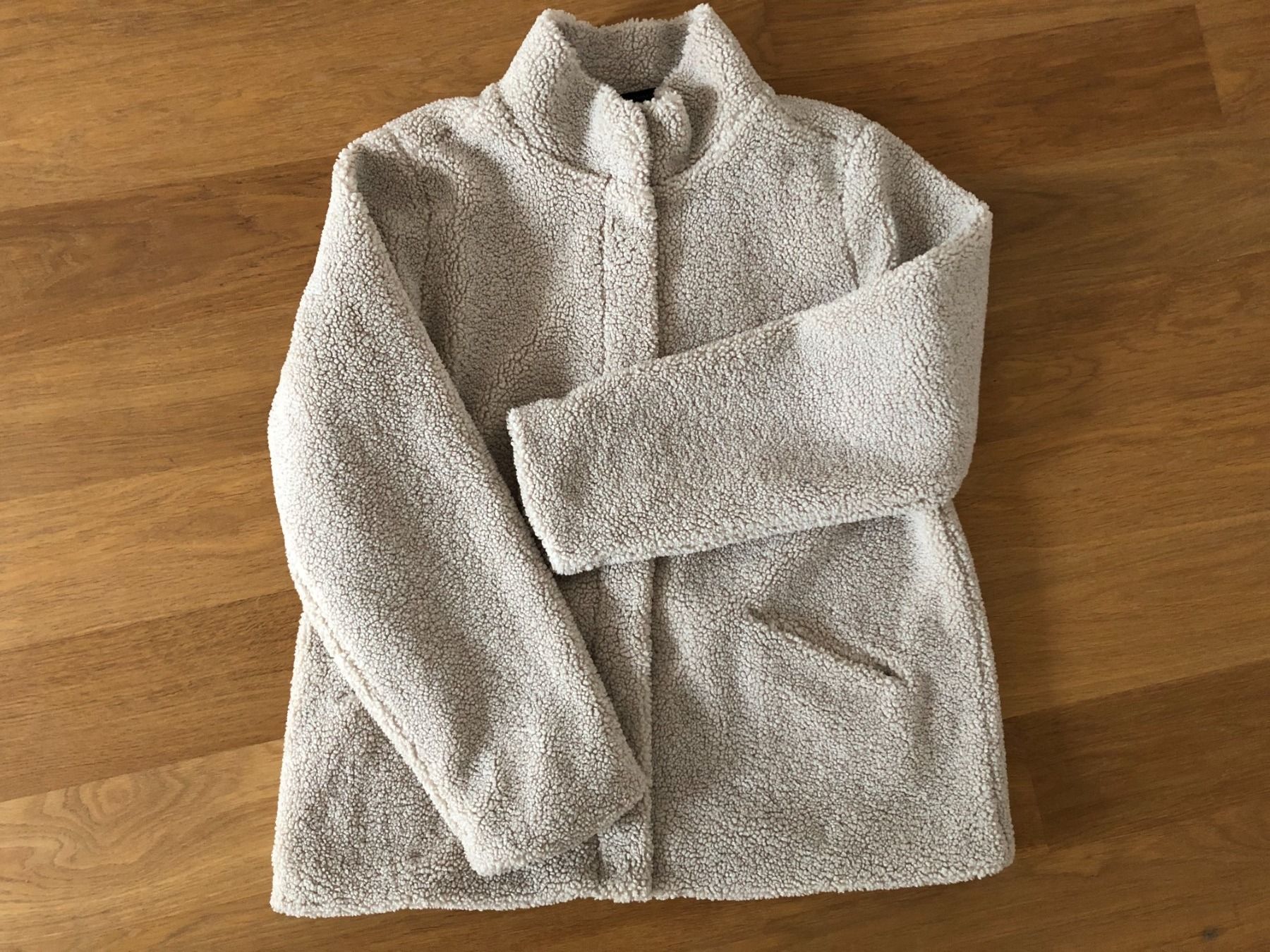 Giacche: Tolle Teddyjacke Gr. 40 - NEU – Nuovo e nell'imballaggio originale da Grindel venduto da mstalz