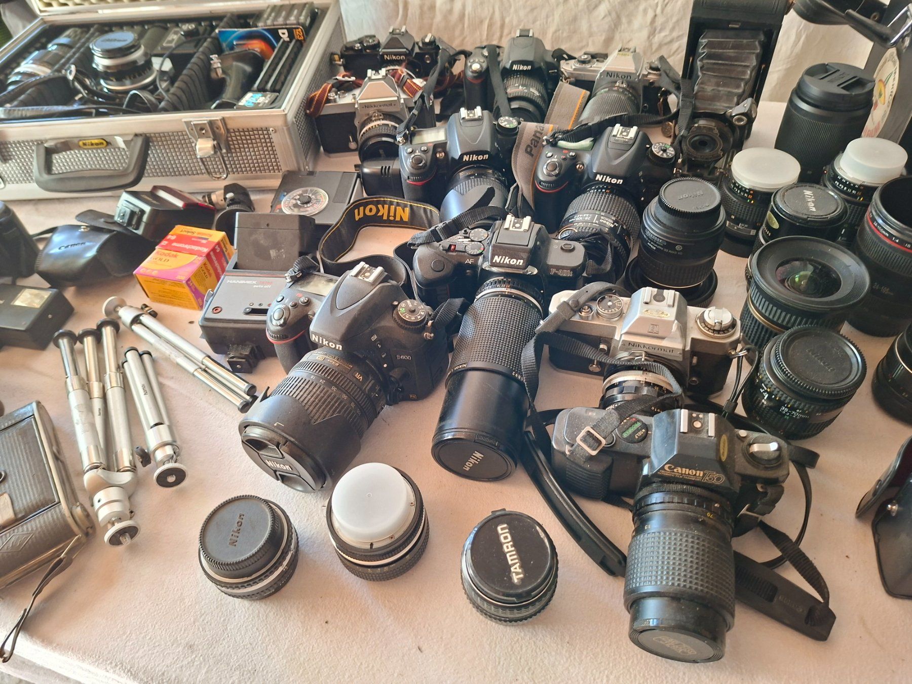Nikon Kamera: Verschiedene Kameras – Gebraucht aus Masein von Vintagericcardo 2