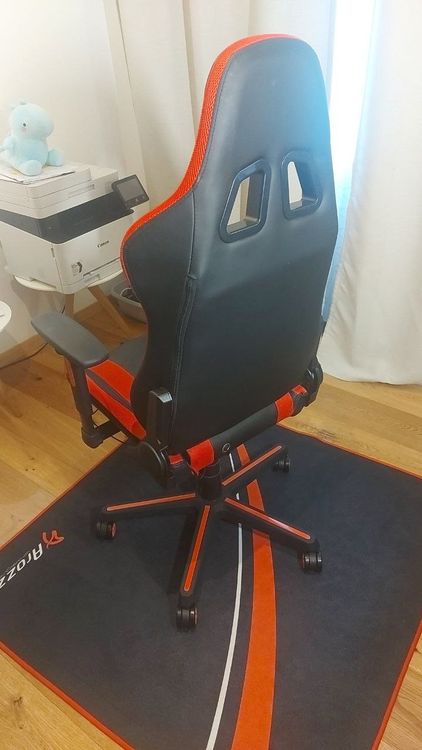 MC Racing Gaming Chair/ Stuhl mit LED und Arozzi Teppich (Gebraucht) in ...