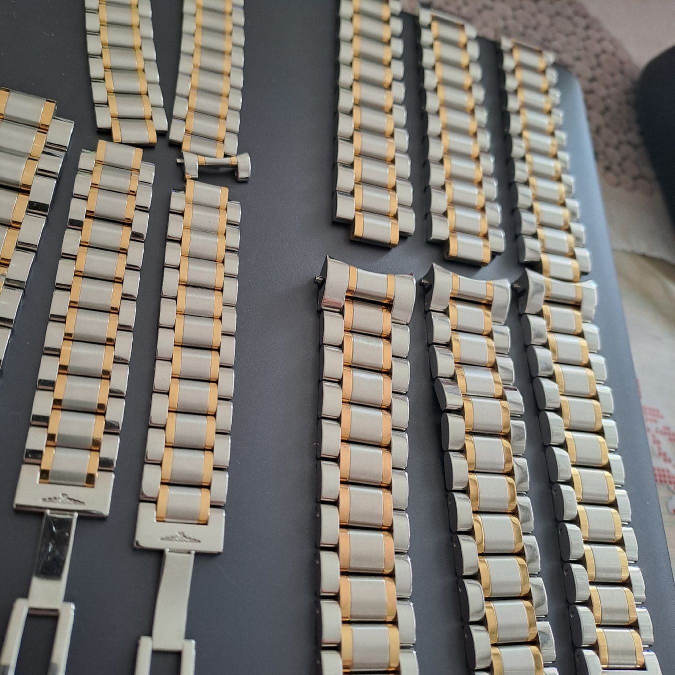 Armbänder & -reifen: Longines Master Uhren Armbänder Lot – Neu (gemäss Beschreibung) aus Neuhausen am Rheinfall von Waly... 1