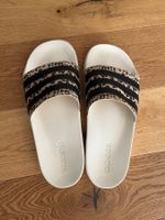 Adidas Adilette im Leostyle