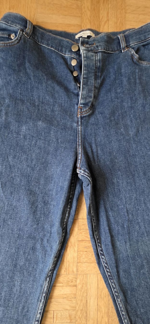 Jeans: Jeans Taille 44 marque Humility – Usato da Yverdon-les-Bains venduto da van_dq65 3