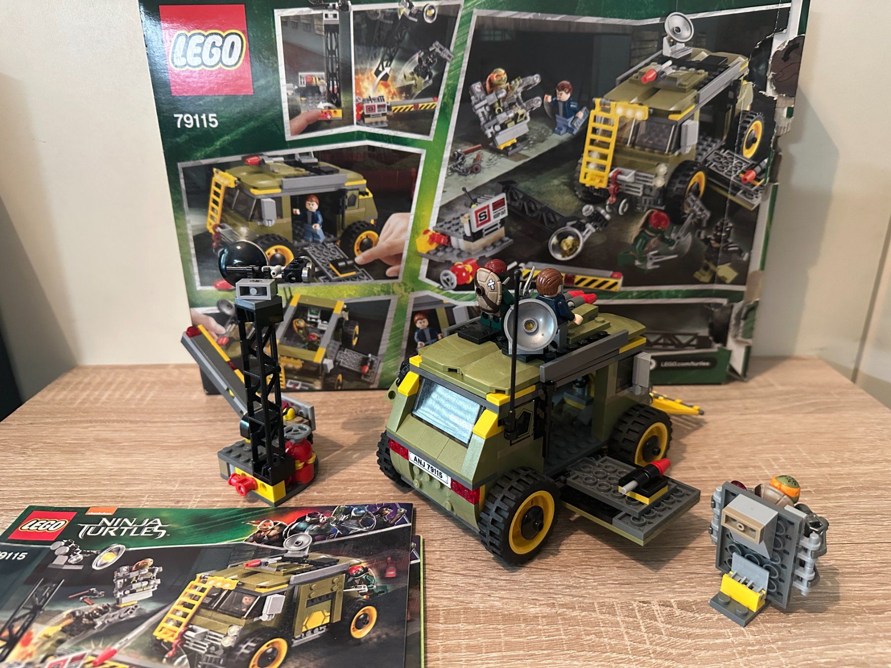 Lego Kit di costruzioni: LEGO 79115 Turtle Van Takedown – Usato da Basel venduto da Don-Angel 2
