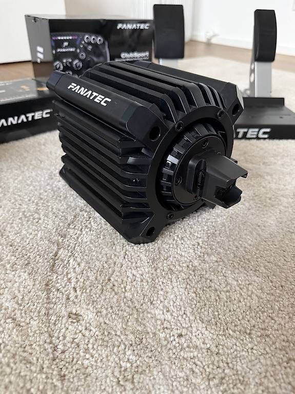 Fanatec Console: Komplettes Simrig mit Playseat und Fanatec – Usato da Gerzensee venduto da Lucacristina 4