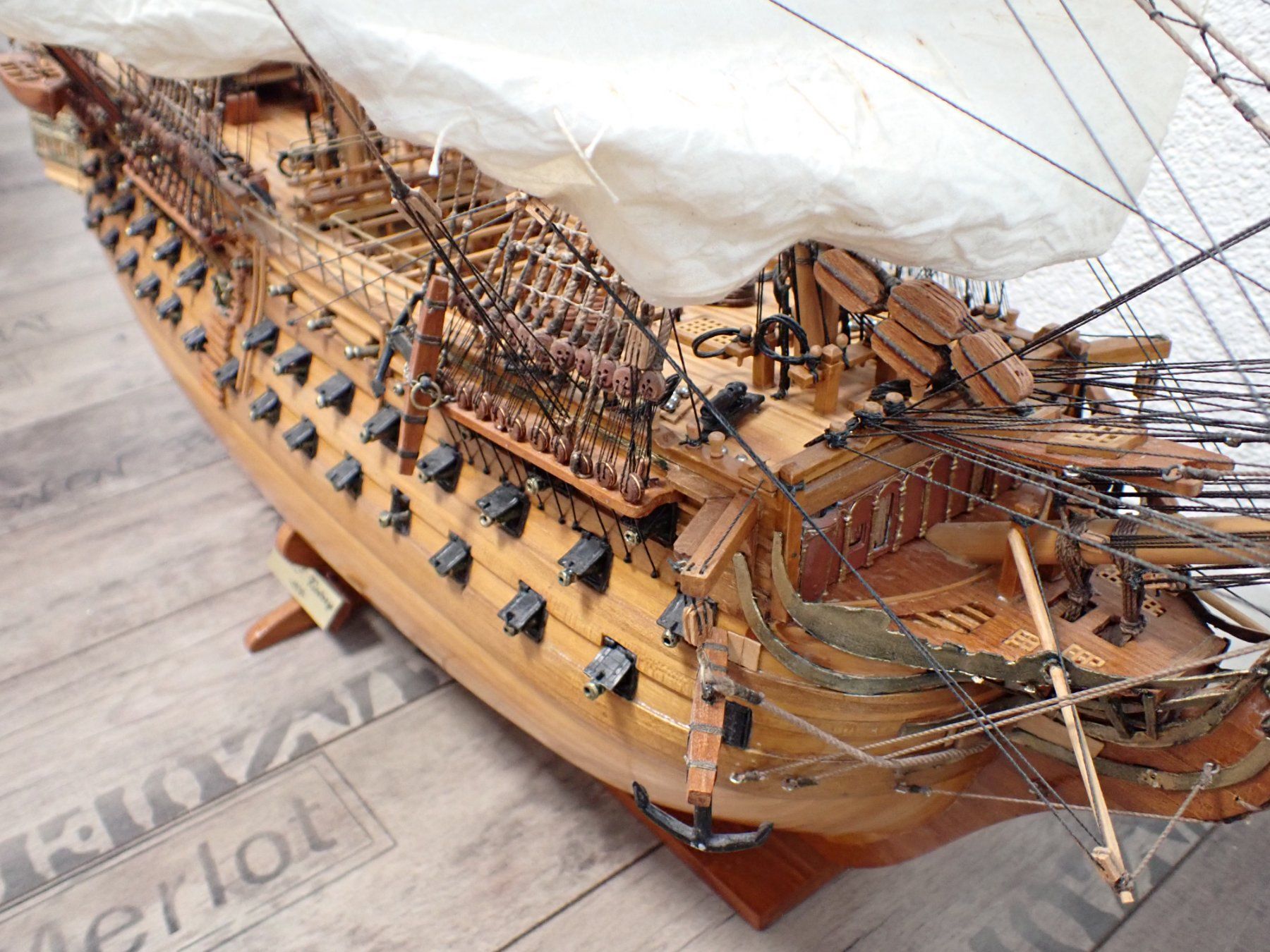 Kit di modellismo & Modellini statici: Einmaliges Angebot! Schiffsmodell H.M.S. Victory – Usato da Zürich venduto da ikaufen 1