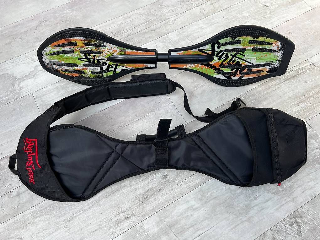 Skateboards: Waveboard mit Tragtasche – Gebraucht aus Leuggern von Maceio100