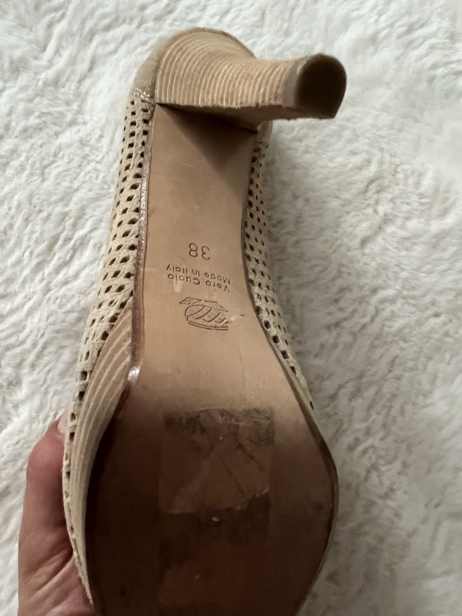 Navyboot Scarpe da donna: Navyboot Pumps Leder beige Gr. 38 (129 chf ) – Nuovo (secondo la descrizione) da Turbenthal venduto da 310707 2