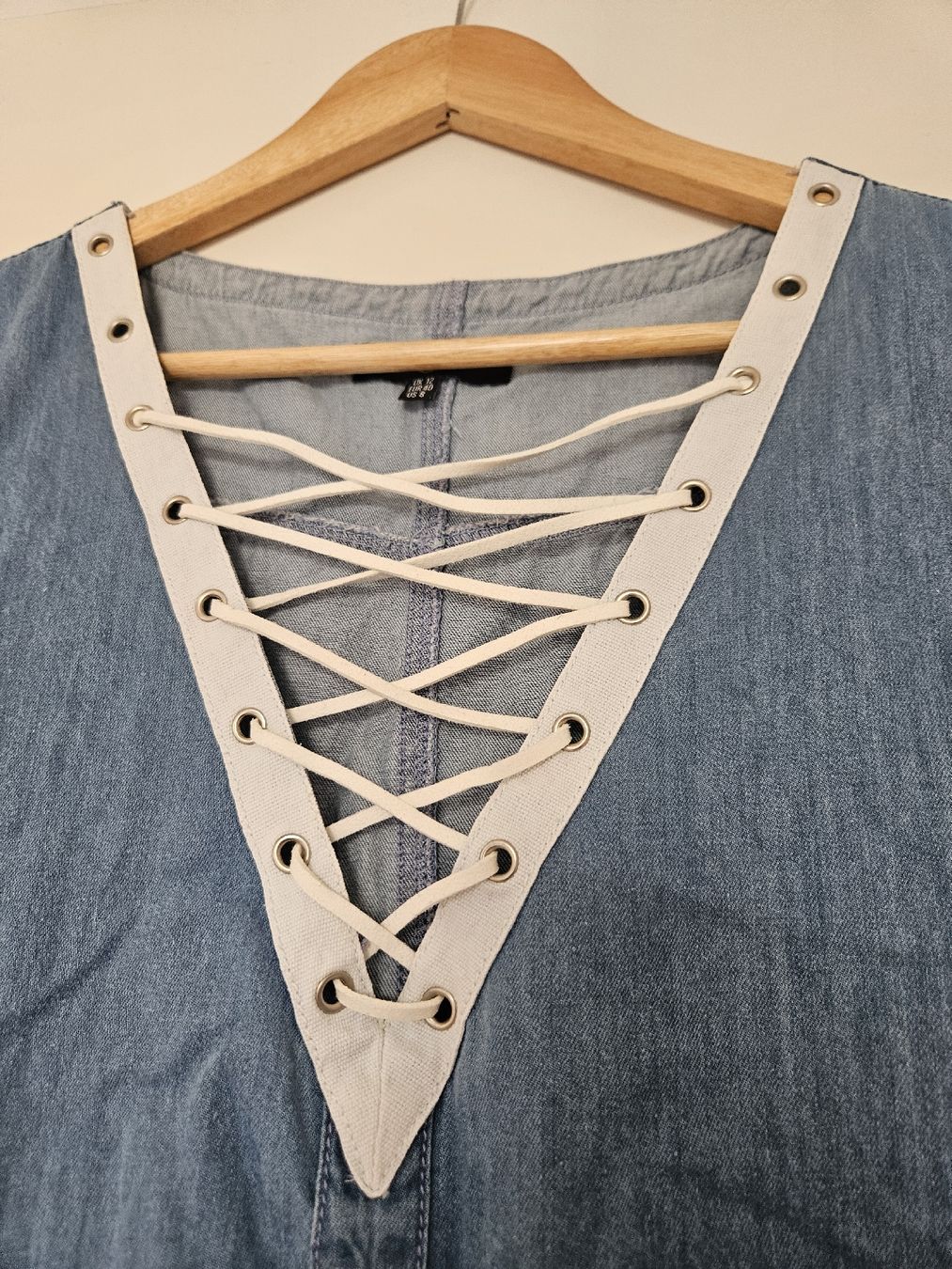 Vestiti: Robe en jean Missguided à lacets taille M – Usato da Mühleberg venduto da Eliboub 1
