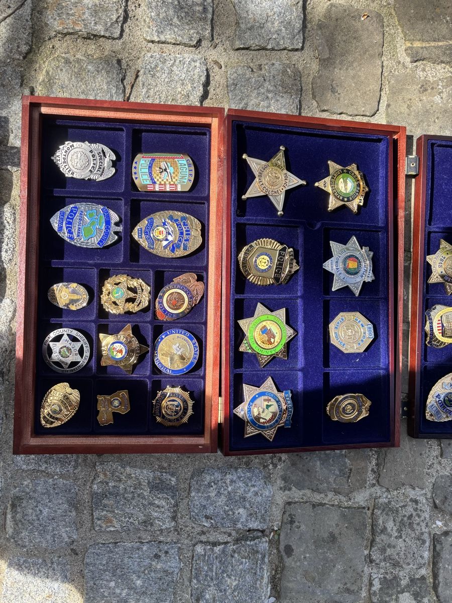 Placchette & Badge: Amerikanische Police Abzeichen samlung – Usato da Berg TG venduto da simsam01 1