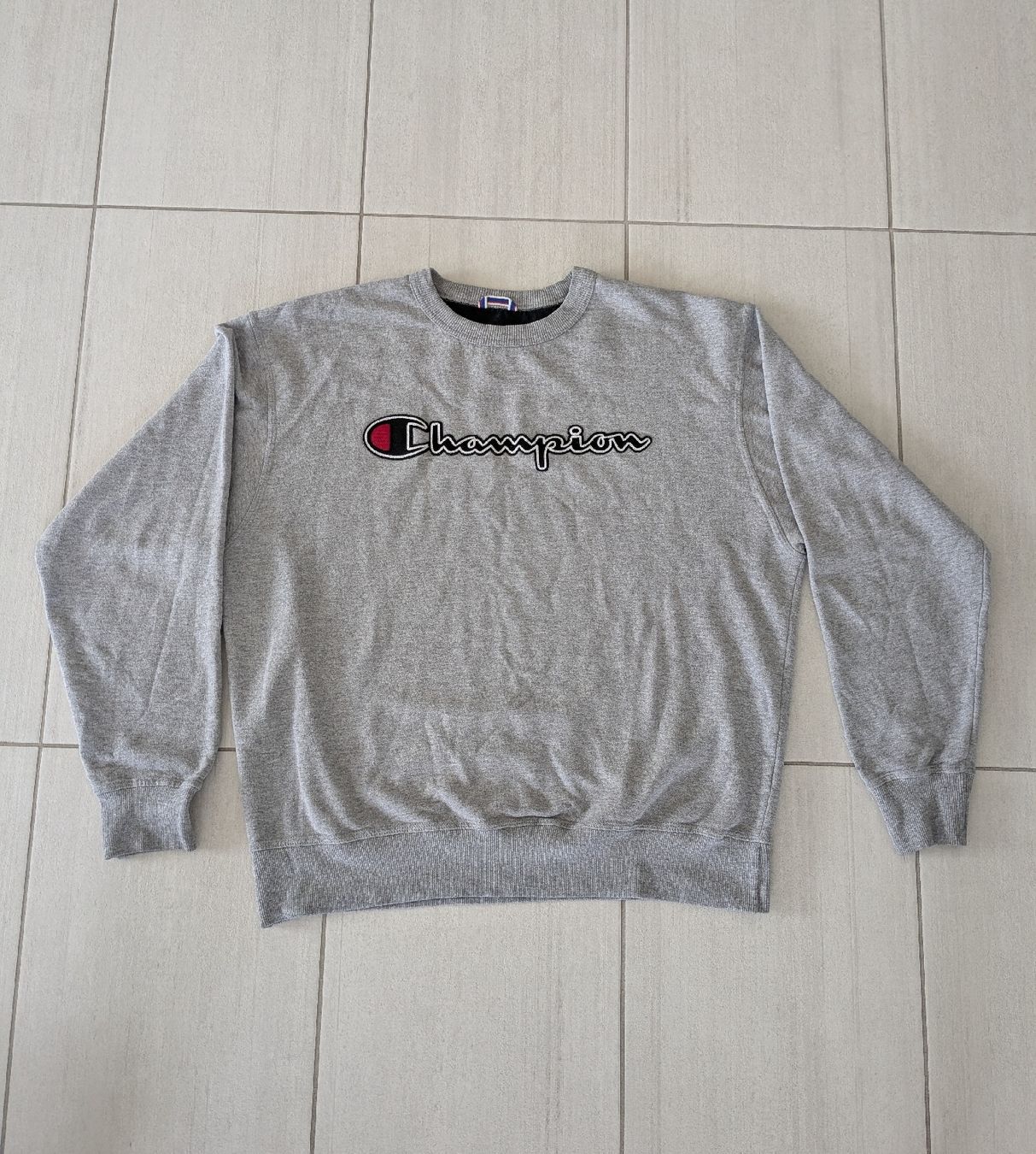 Champion Maglioni & Felpe: Sweat Champion gris taille L  – Usato da Vouvry venduto da babalisto