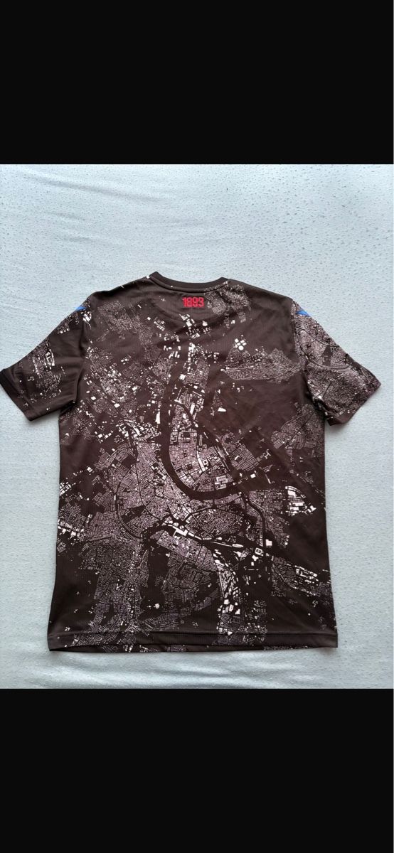 FC Basel Canottiere & Pantaloni: FC Basel T-Shirt "Stadtplan" Grösse M 23/24 – Usato da Rheinfelden venduto da ame_5n7y 1