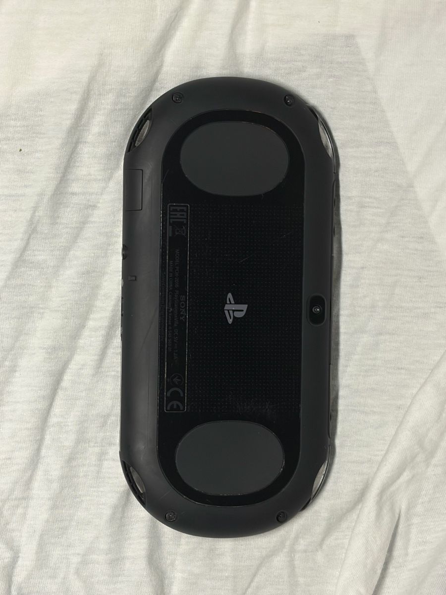 Sony Konsolen: PsVita 2000 Version - Jailbreak schon erledigt – Gebraucht aus Basel von iai_x6x7 4