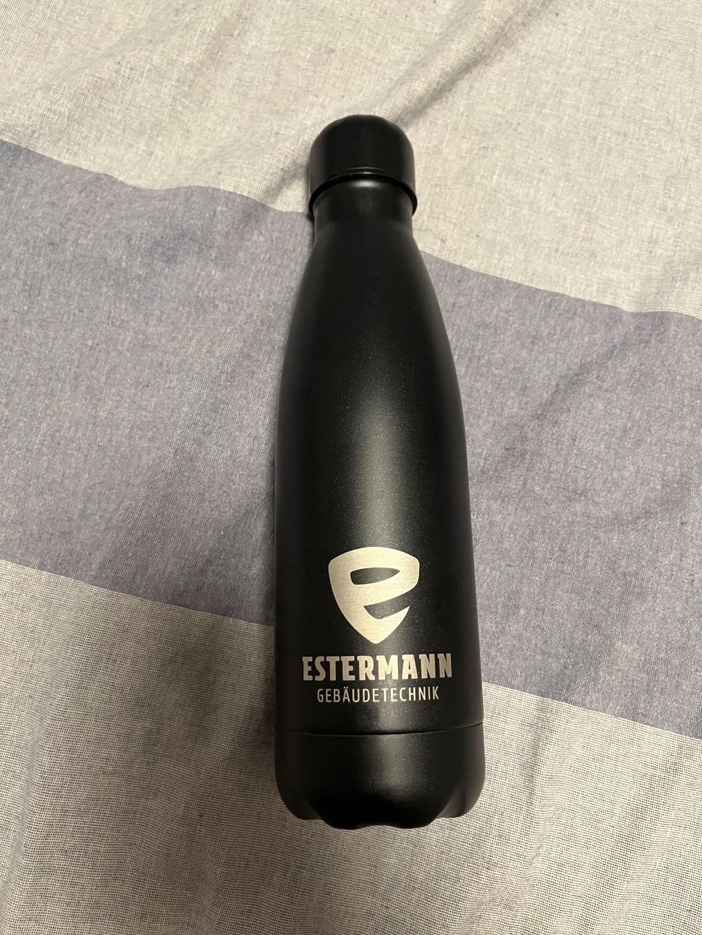 Borracce & Thermos: Schwarze Thermosflasche ESTERMANN GEBÄUDETECHNIK – Nuovo (secondo la descrizione) da Merlischachen venduto da Burni2309