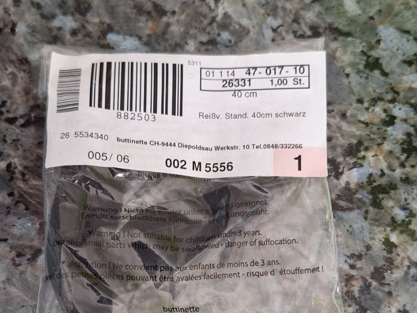 Stoffe: Reissverschluss 40cm schwarz – Gebraucht aus Wetzikon ZH von NaWetzi