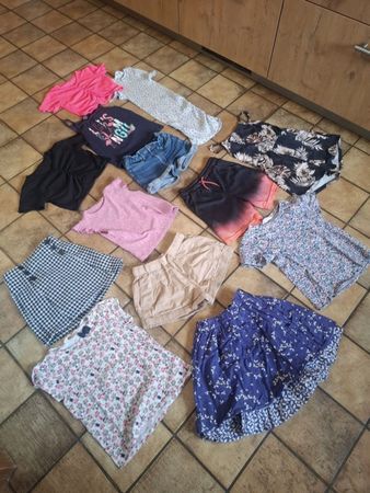 Kleiderpaket passend für Grösse 128