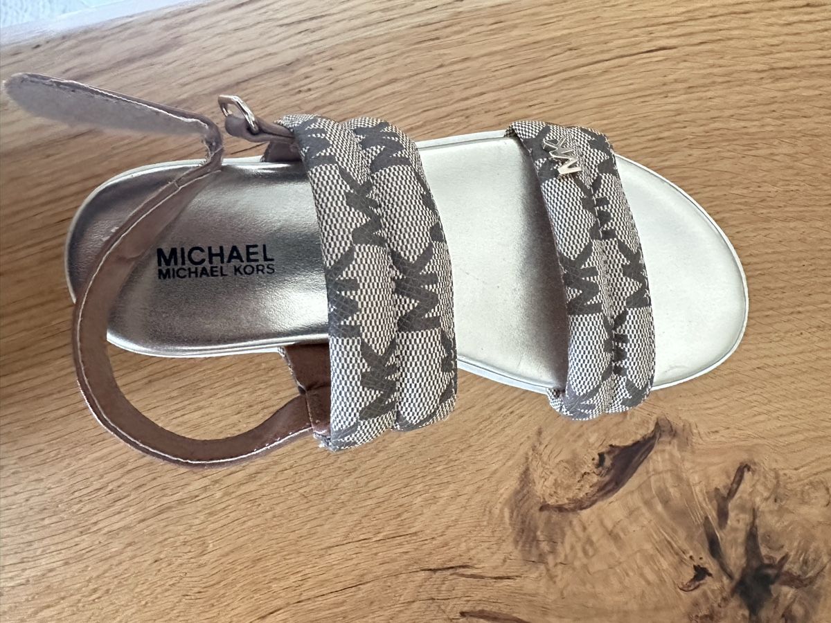 Schuhe für Mädchen: MICHAEL KORS Sandale Grösse . 31. – Gebraucht aus Turgi von Gracilene 1
