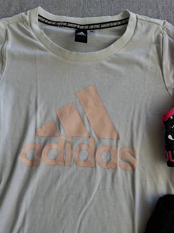 Adidas Lotti & Set di vestiti: Mädchen Sportset Gr. 140 – Usato da Männedorf venduto da Einhornmama 1