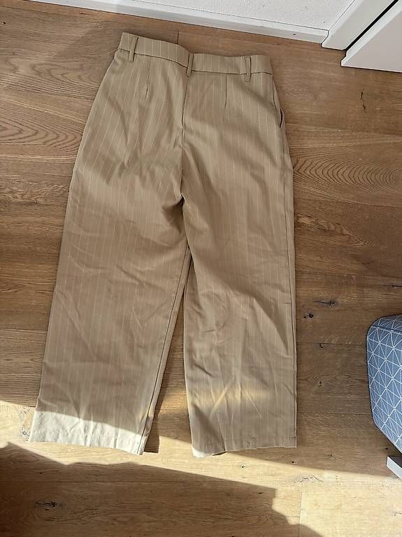 Hosen: beige Stoffhose – Gebraucht aus Chur von gio_6rlp 1