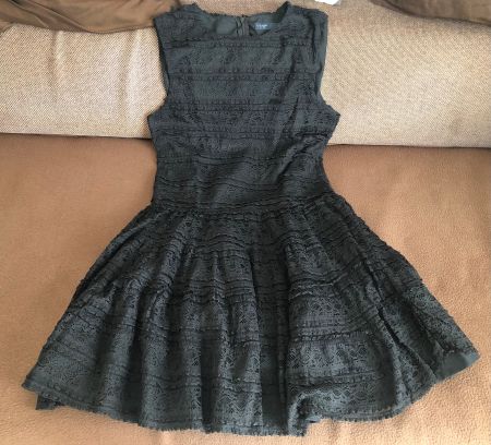 ZARA SOMMERKLEID, GR. S, SCHWARZ, ÄRMELLOS, SPANISCHER STIL
