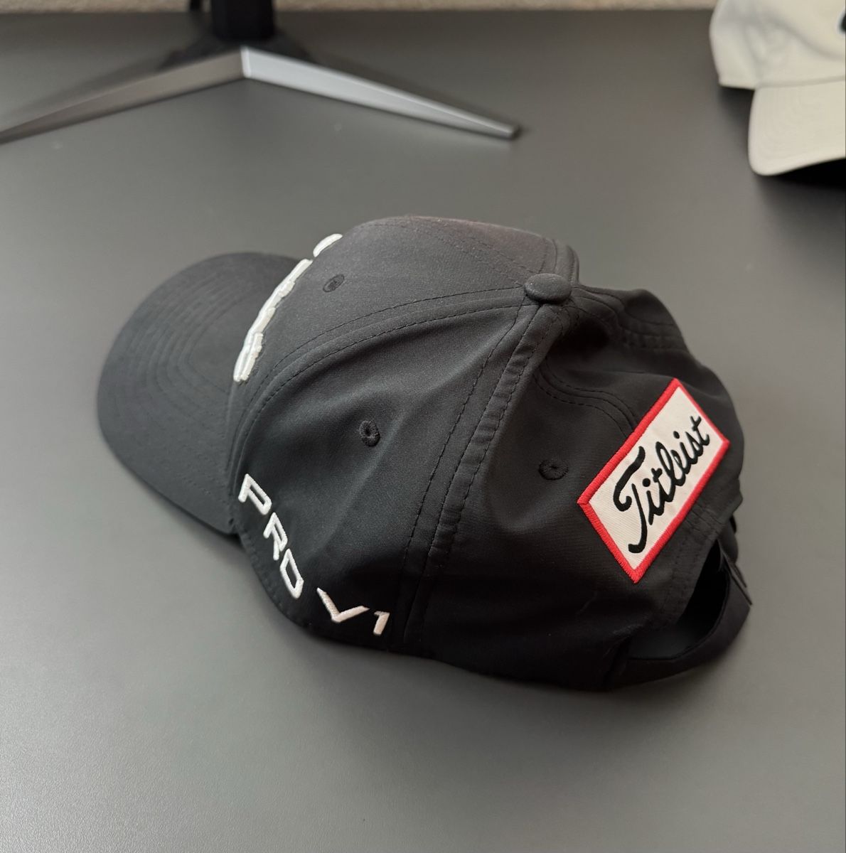 Titleist Copricapi, berretti & cappellini: Golf Cap Titleist Pro V1 schwarz neu – Nuovo (secondo la descrizione) da Schmitten FR venduto da rap_fg5t 3