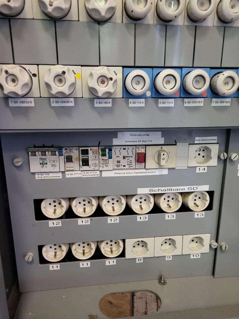 Elektrotechnik: Baustromverteiler 63 – Defekt aus Alpnach Dorf von str_jdw2 4