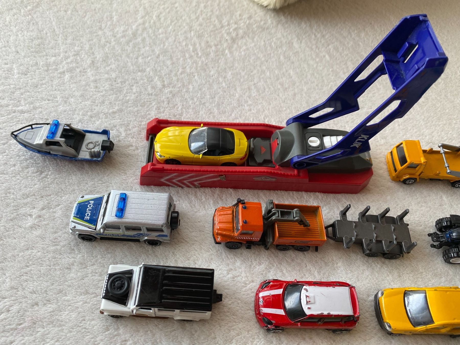 Majorette Spielzeuge: Majorette Spielzeugautos + Katapult Konvolut – Gebraucht aus Spiez von Mlandcruiser 2