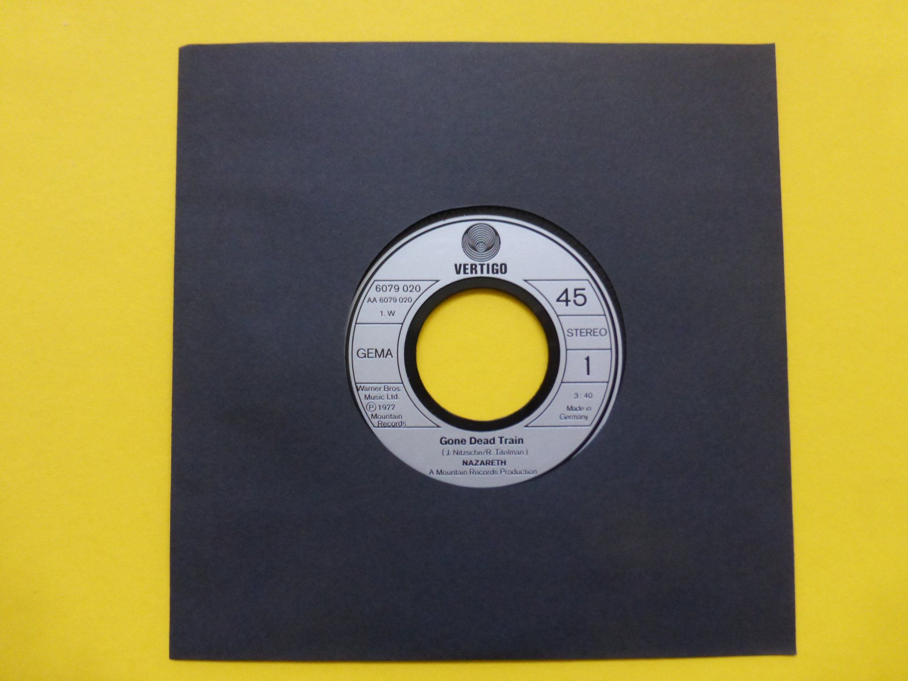 Dischi in vinile: Nazareth – Gone Dead Train – Usato da Zürich venduto da Swiss57