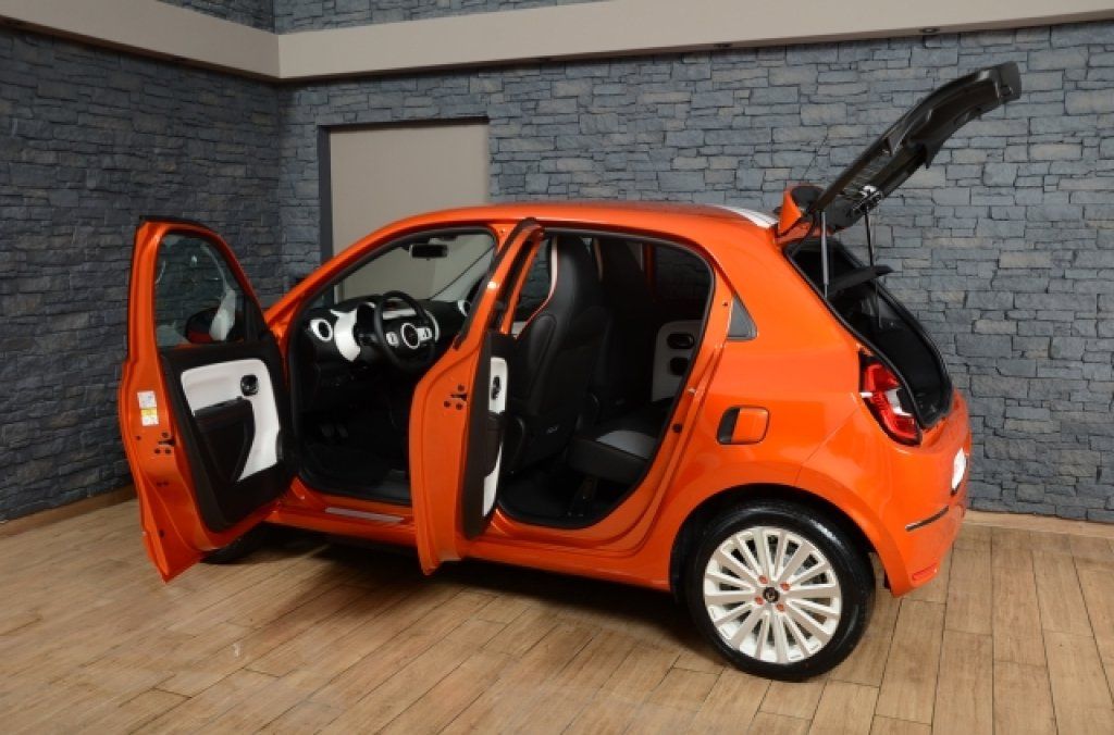 Renault Automobili: RENAULT TWINGO VIBES ELECTRIC - EINTAUSCH MÖGLICH – Usato da Avenches venduto da BOOTTRANSPORTE 2
