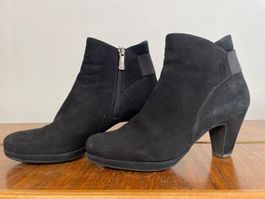 Schwarze PAS DE ROUGE Wildleder Stiefeletten Gr 38.5