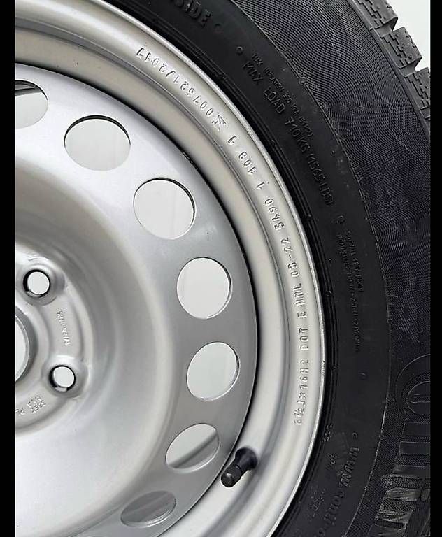 Volkswagen Pneumatici & Ruote complete: Neue Winterräder Caddy – Usato da Arbon venduto da Punt_31 1