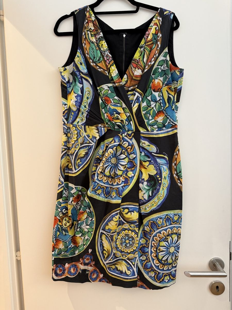 Dolce & Gabbana Vestiti: Robe DOLCE & GABBANA imprimé floral 44IT – Usato da La Croix-de-Rozon venduto da ben_9qlz