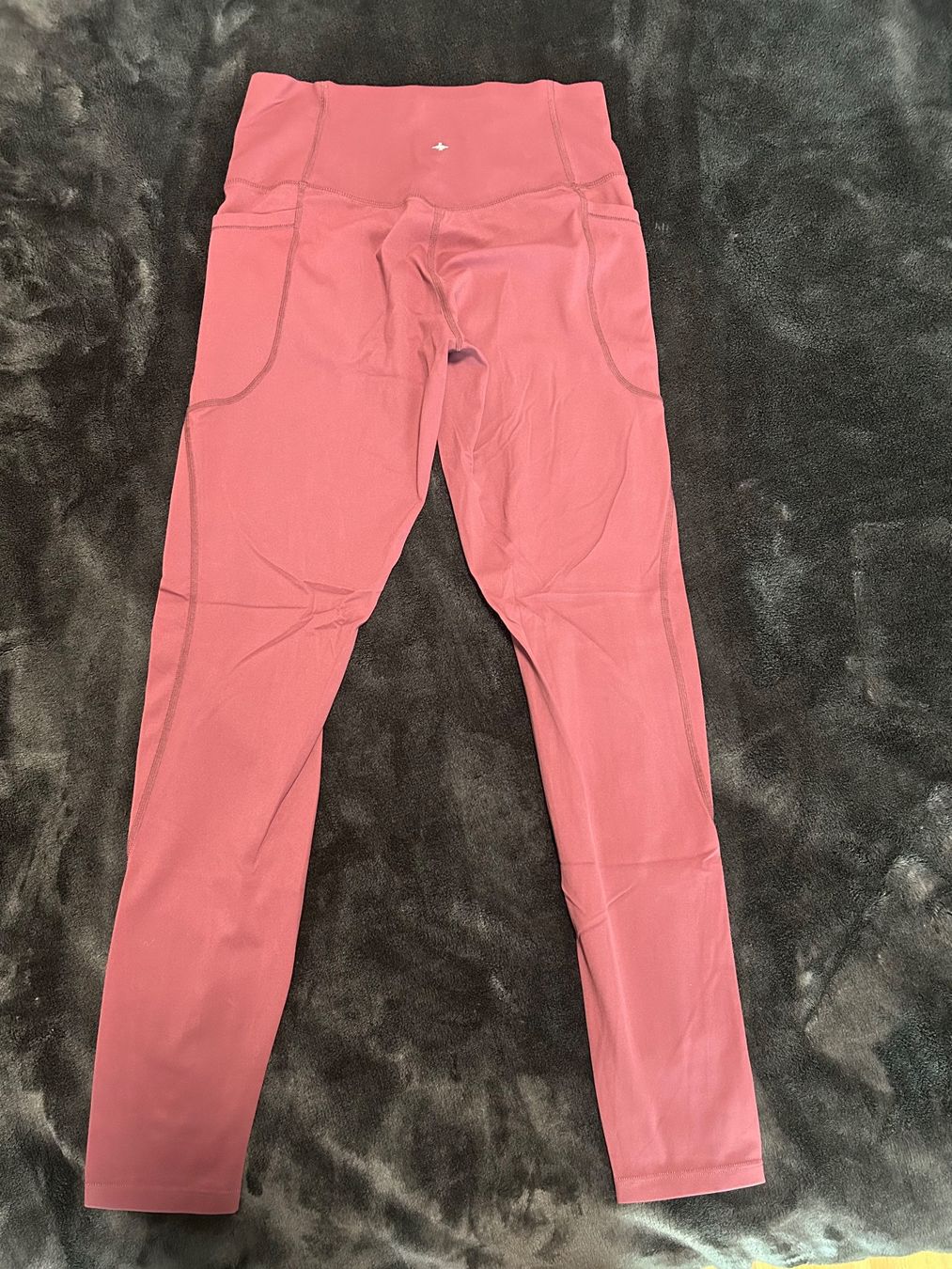 Halara Leggings: Halara Leggins – Nuovo (secondo la descrizione) da Münchenbuchsee venduto da LP_Store 1