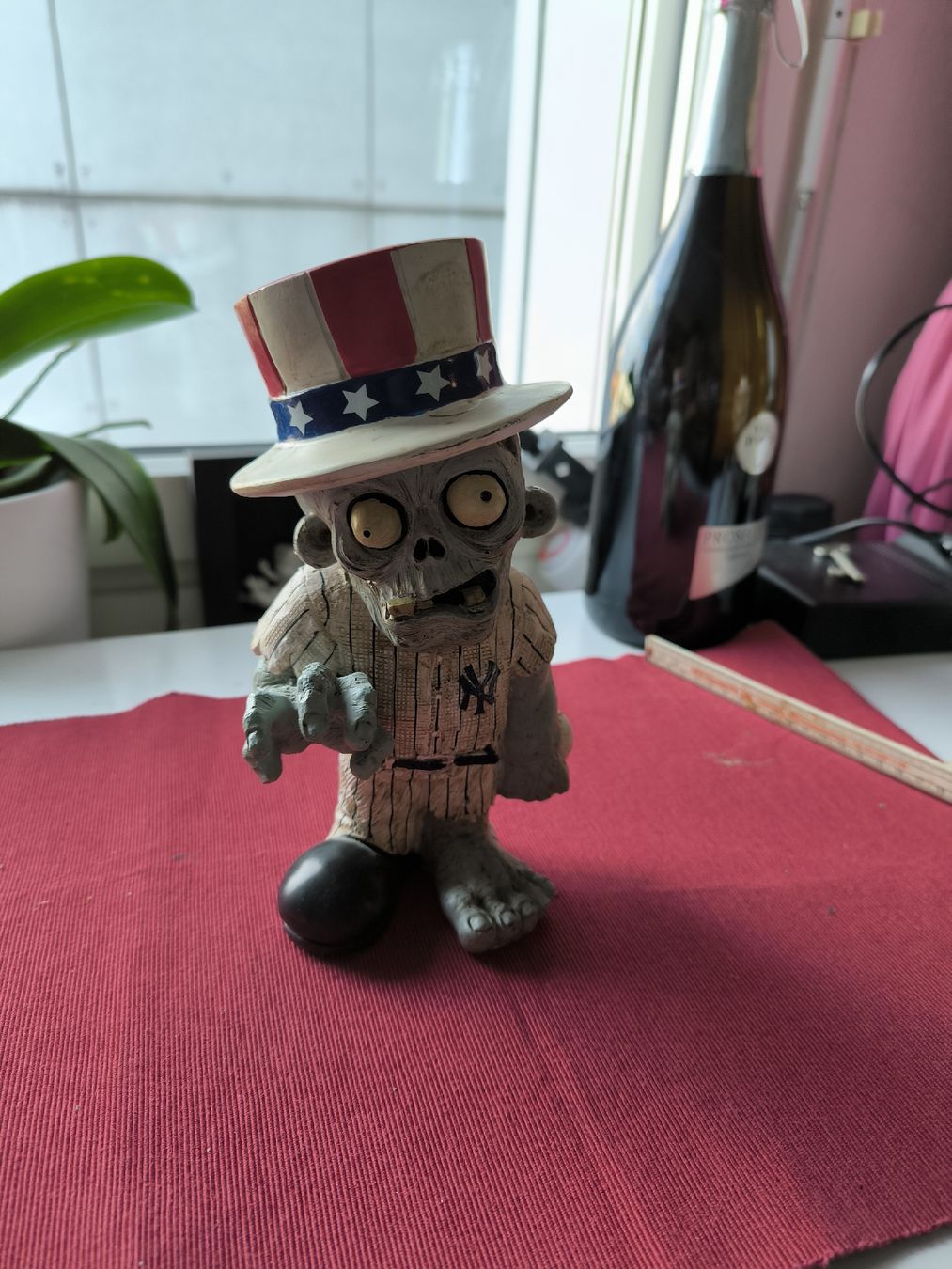 Statuette: Lustige Zombie Baseball Figur Deko USA – Usato da Zürich venduto da protea59