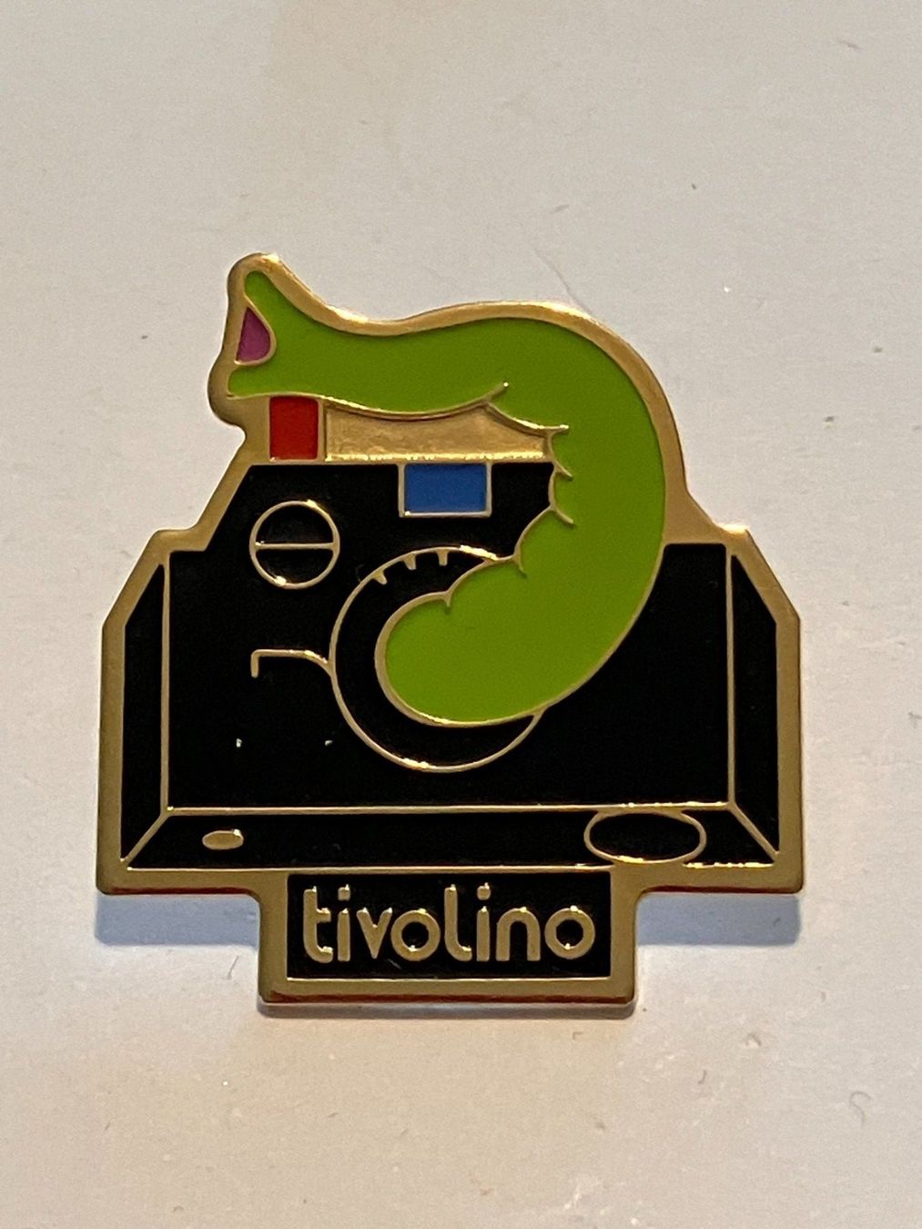 Placchette & Badge: 1 Pin Tivolino – Usato da Basel venduto da djwwpp