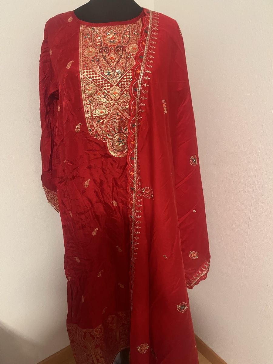 Vestiti: Rote Bollywood Kleid/Anzug , Grösse 3XL – Nuovo e nell'imballaggio originale da Bösingen venduto da ash_jnn8