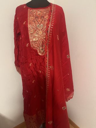 Rote Bollywood Kleid/Anzug , Grösse 3XL