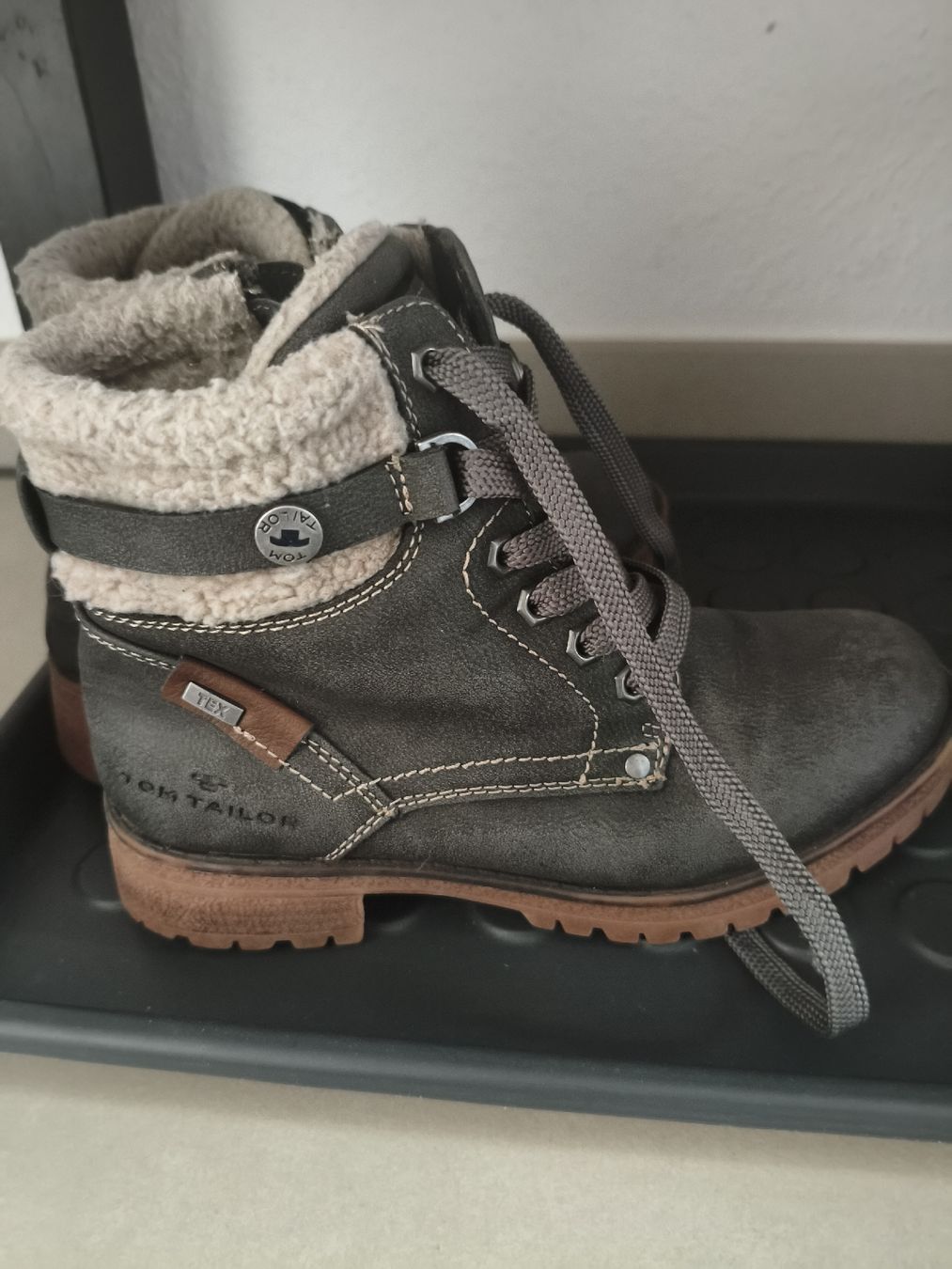 Tom Tailor Scarpe da donna: scarpe invernali waterproof Tom Tailor – Usato da Bioggio venduto da OresteIronix 4