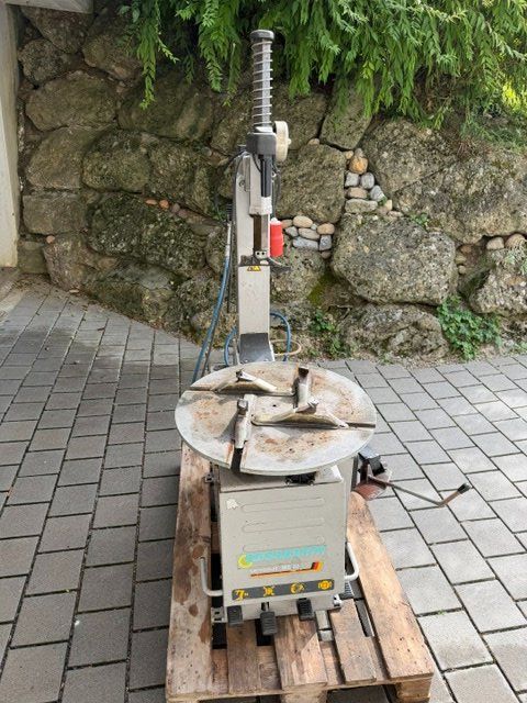 Tutte le macchine: Reifenmontiermaschine – Usato da steinen venduto da Hauf