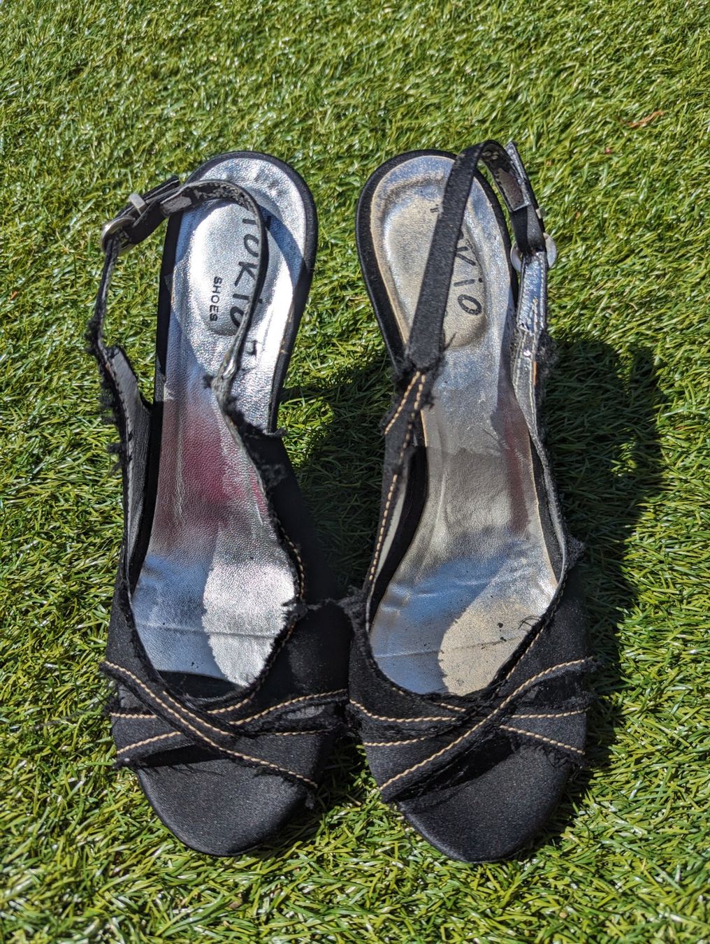 Scarpe da donna: Sandalen Gr 38 Plateau mit silber Absatz – Usato da Altendorf venduto da Eistoelter