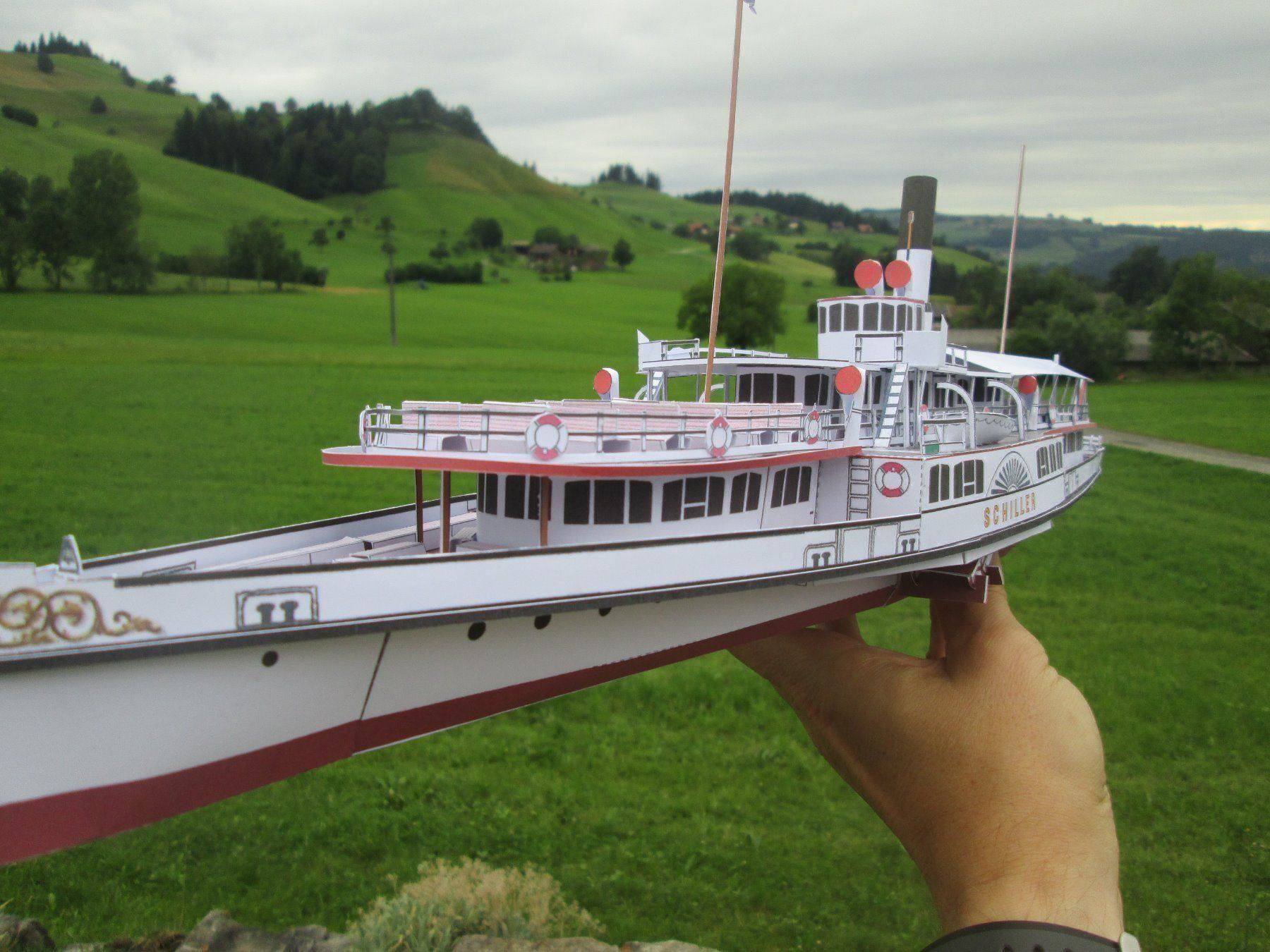 Kit di modellismo & Modellini statici: Dampfschiff Schiller Modellbogen 1:100 – Nuovo e nell'imballaggio originale da Sempach venduto da Pilatus20 3