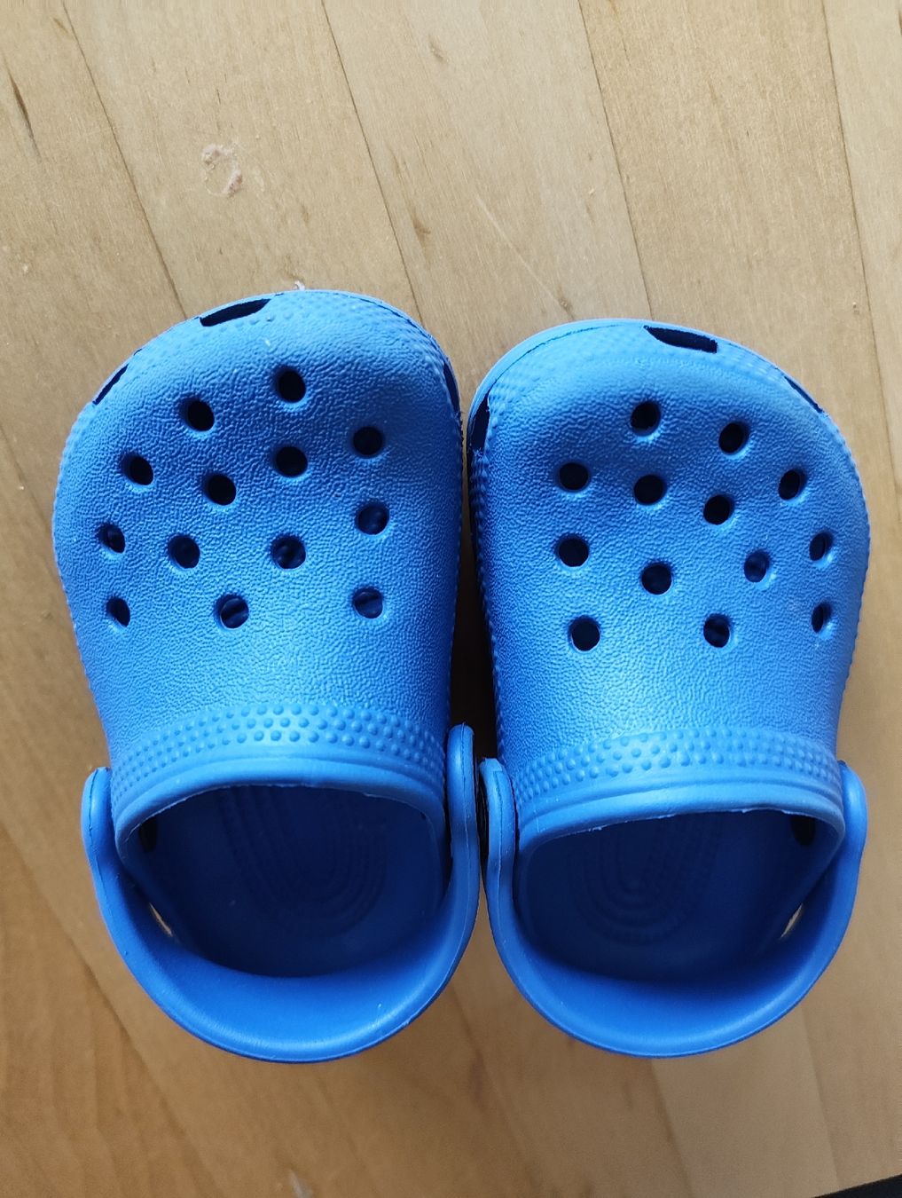 Crocs Scarpe per ragazzi: kleine Crocs Grösse 23  – Usato da Thierachern venduto da _Sunshine_._ 2