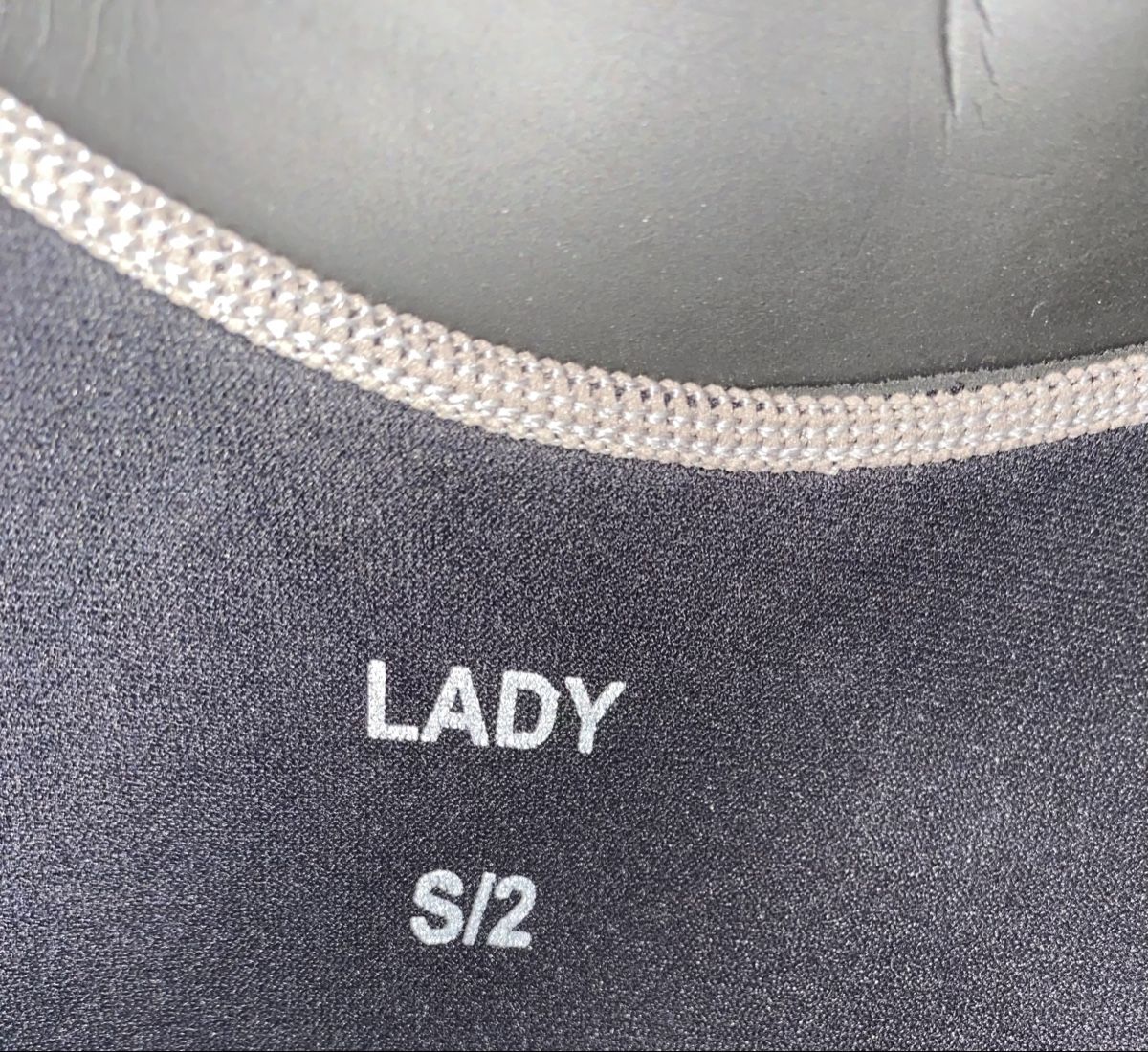 Mute per immersioni: Neoprenanzug 2.5mm Damen Gr.S – Usato da Pfäffikon ZH venduto da Deko-Stopp 3
