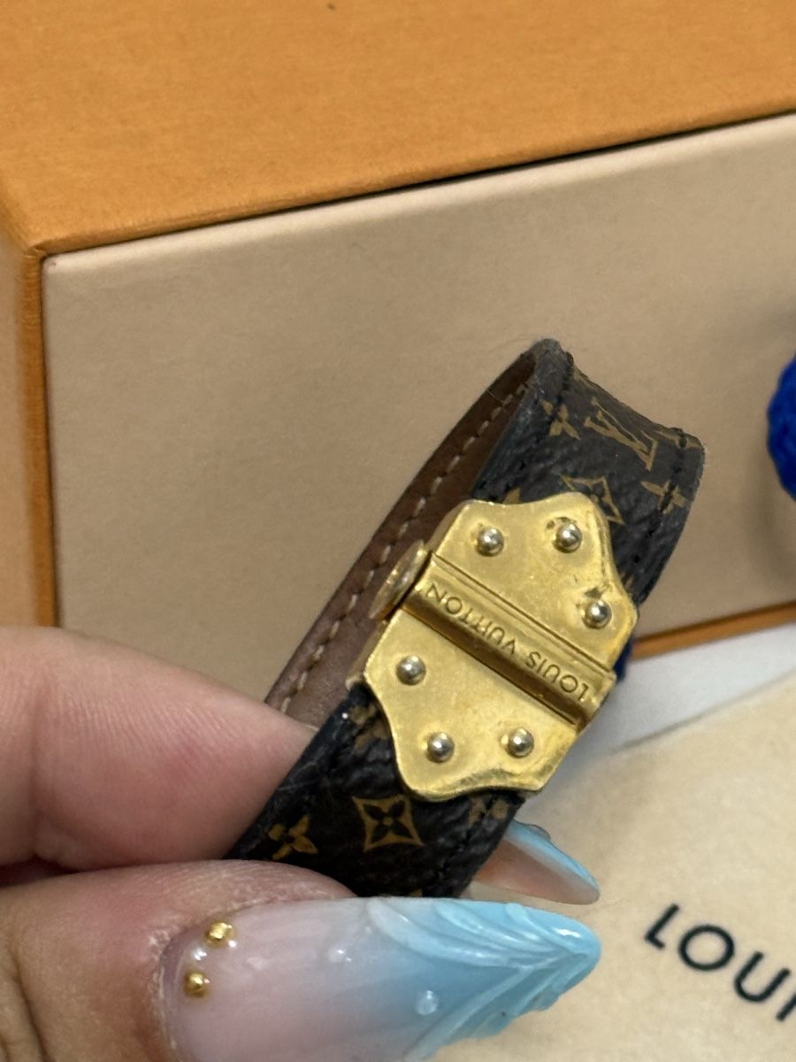 Louis Vuitton Armbänder & -reifen: Louis Vuitton Armband Monogram Canvas Goldfarben  – Gebraucht aus Hagenbuch ZH von PascalSahli 1