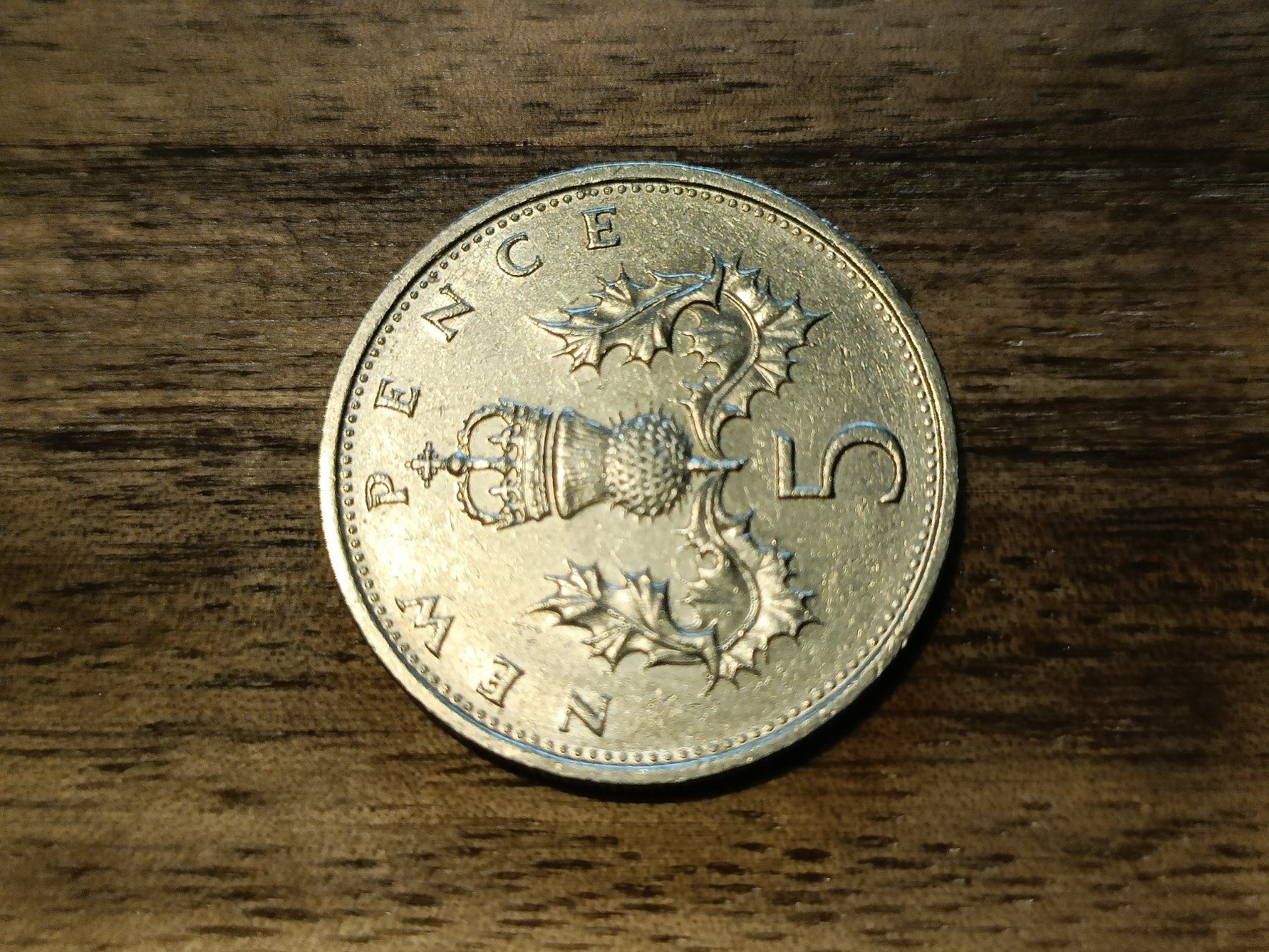 Alle Münzen: Une pièce de 5 NEW PENCE / ELIZABETH II – Gebraucht aus Sion von dav_96jh 2