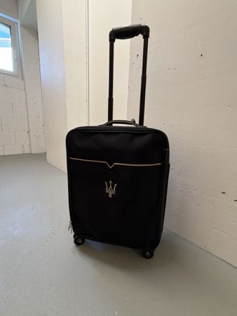 Valise trolley Maserati noire, cabine.