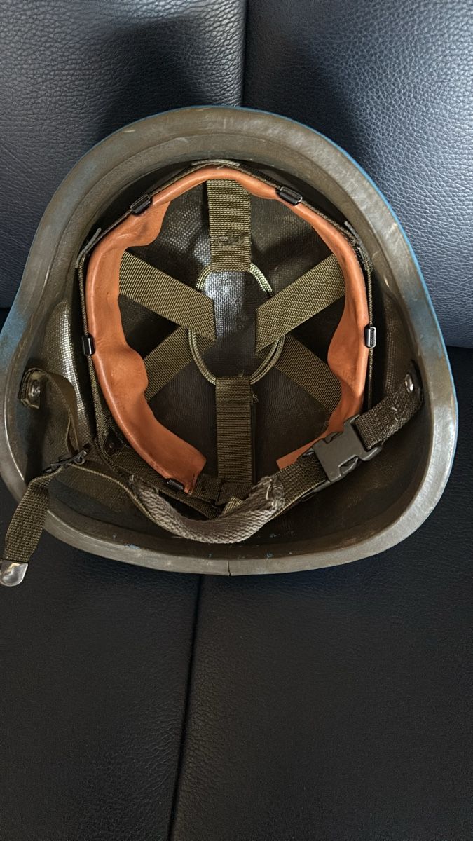 Schweizer Armee Uniformi & Effetti personali: Armeehelm UN Kevelar – Usato da st.gallen venduto da City1960 2
