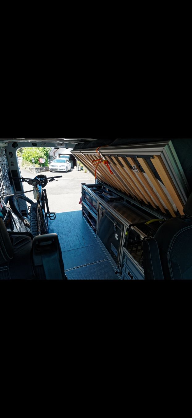 Renault Camping Fahrzeuge: Camper RENAULT Trafic 1.6 dCi L1H1 Van *2 Schlafplätze – Gebraucht aus Lalden von wal_k7qx 2