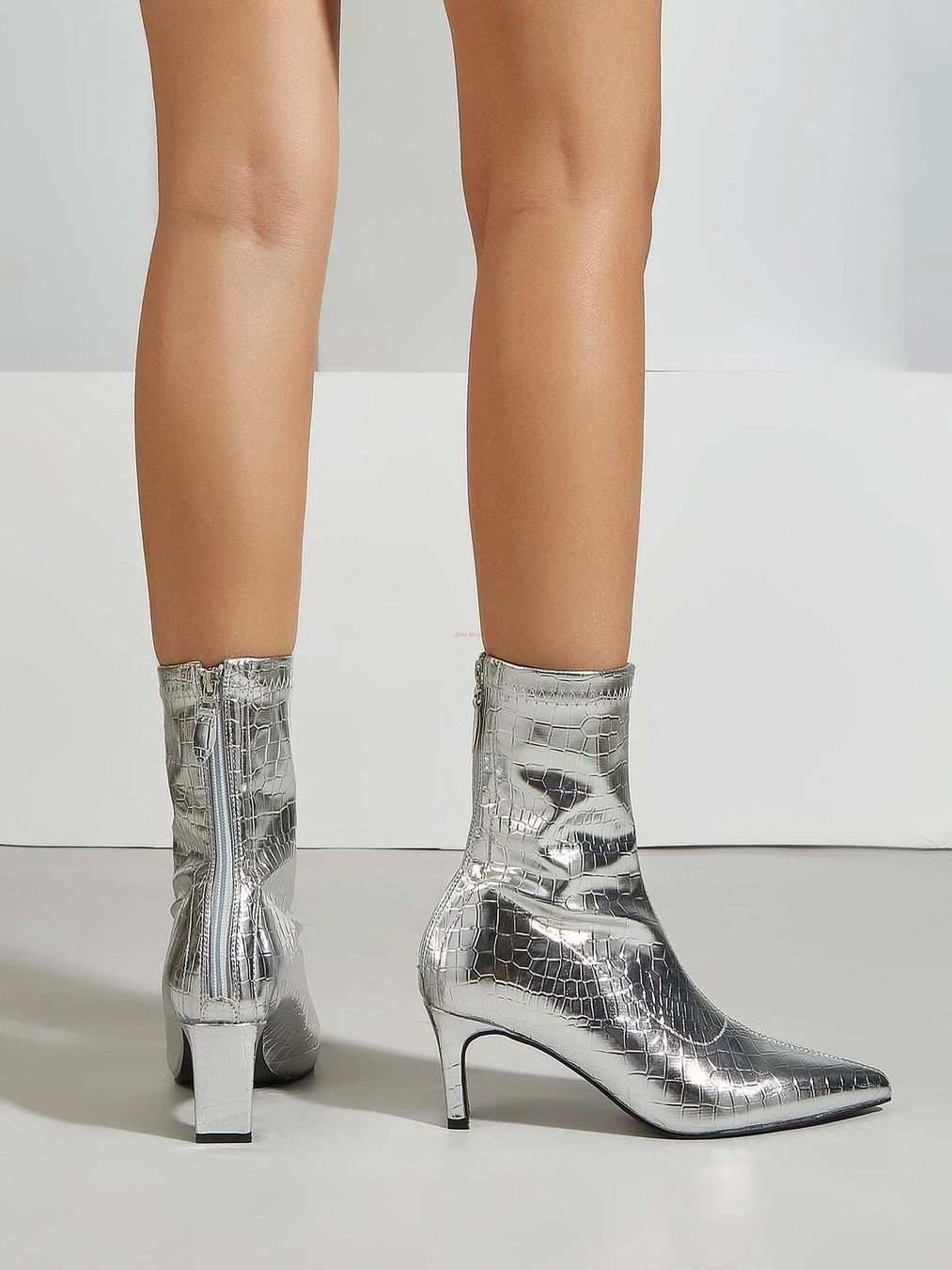 Scarpe da donna: Sexy Silber Lack Stiefeletten – Nuovo e nell'imballaggio originale da Dallenwil venduto da erotic321meins 4