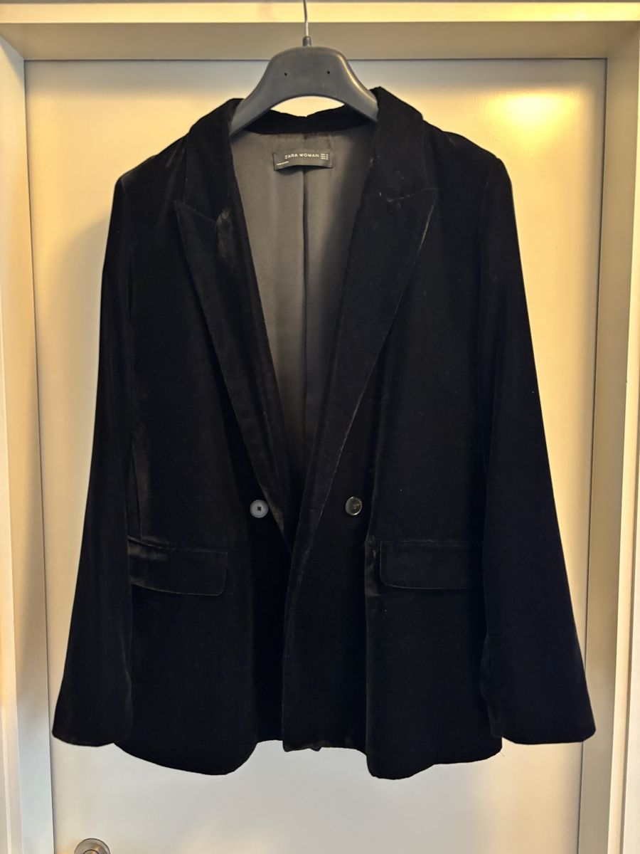 Zara Completi & Tailleur: Zara Samt-Blazer, Schwarz, Grösse M – Usato da Allenwinden venduto da clamel