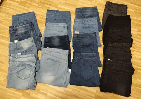 Damenjeans neuwertig Gr. 4 XL (52)